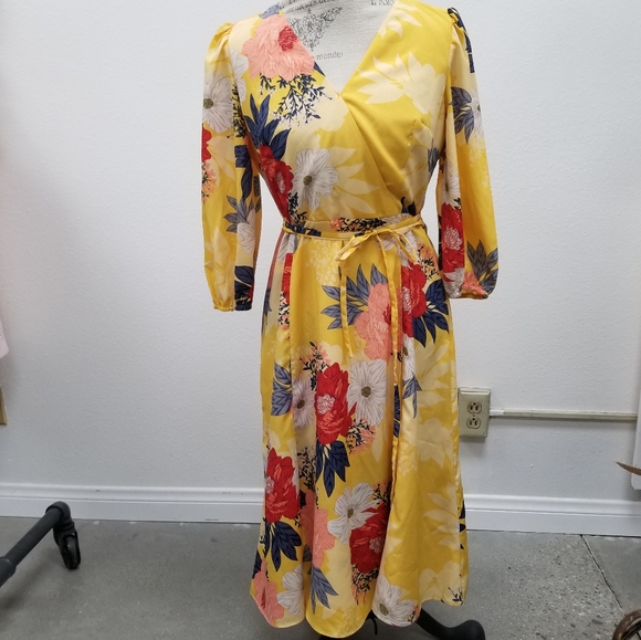 Eliza J, 10 Petite dress, yellow flowered - Picture 4 of 7